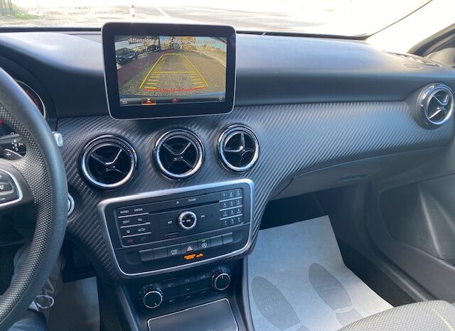MERCEDES-BENZ GLA  180 D AUTOMATIC CROSS OVER pieno