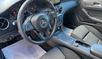 MERCEDES-BENZ GLA  180 D AUTOMATIC CROSS OVER pieno