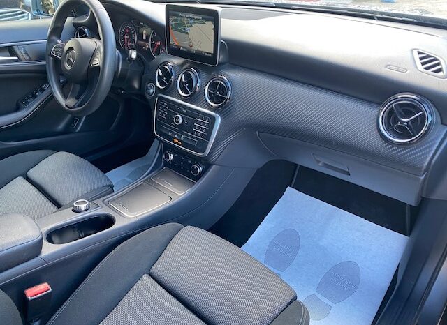 MERCEDES-BENZ GLA  180 D AUTOMATIC CROSS OVER pieno