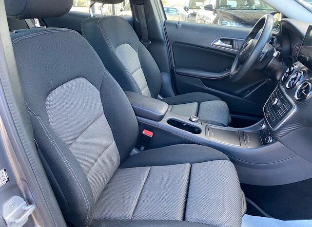 MERCEDES-BENZ GLA  180 D AUTOMATIC CROSS OVER pieno
