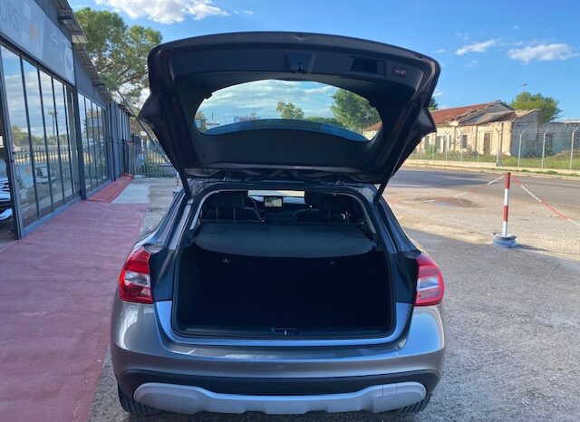 MERCEDES-BENZ GLA  180 D AUTOMATIC CROSS OVER pieno