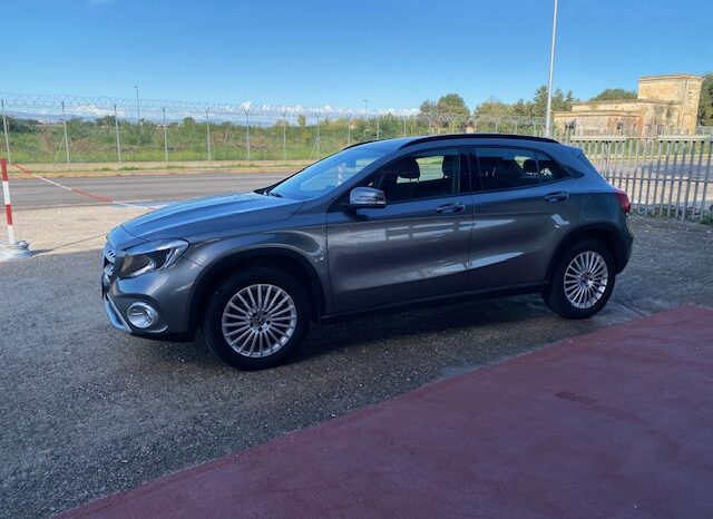 MERCEDES-BENZ GLA  180 D AUTOMATIC CROSS OVER pieno